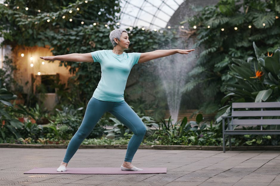  Warum Yoga so gesund ist – Gesundheitsvorteile dank Übungen, Meditation und Atembewusstsein